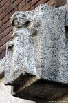 Figuur boven de ingang
<br/>
Gert-Jan Lobbes, 2018